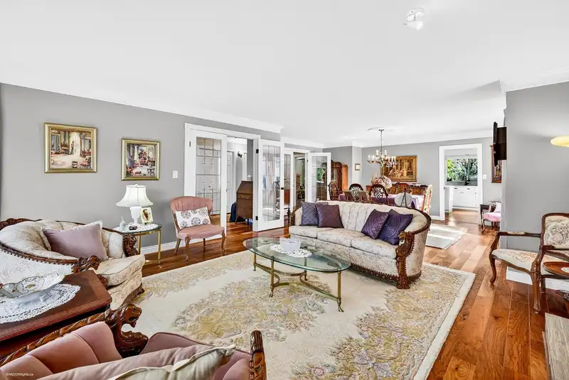 5916 123 STREET - photo 4 of 40