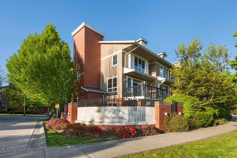 1 19505 68A AVENUE - photo 1 of 40