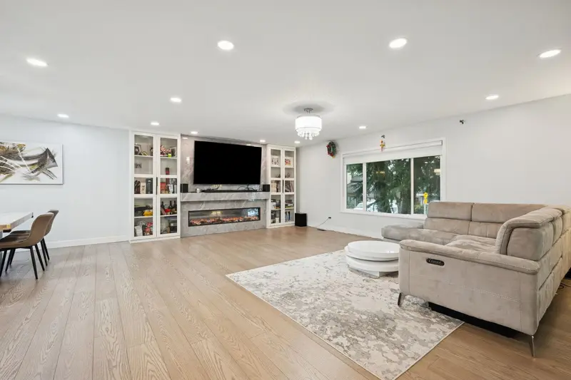 4811 LANCELOT DRIVE - photo 1 of 25