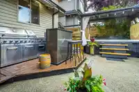 5996 163A STREET - thumbnail 33