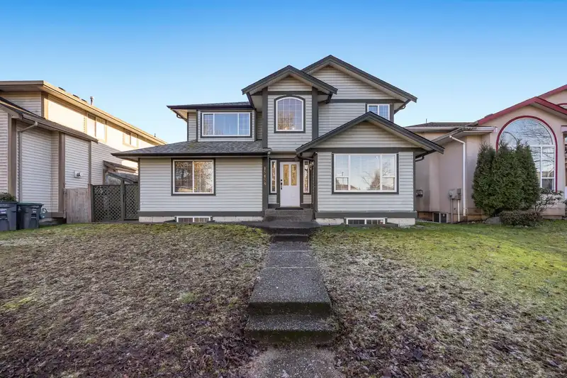 15458 110 AVENUE - photo 1 of 40
