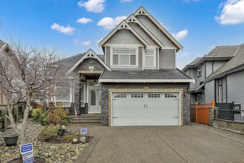 12853 63A AVENUE - photo 2 of 40