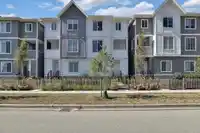 27 8033 166B STREET - thumbnail 1
