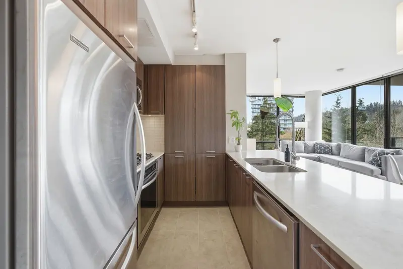 707 301 CAPILANO ROAD - photo 4 of 25