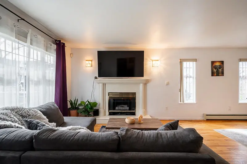 1407 E 12TH AVENUE - photo 2 of 25