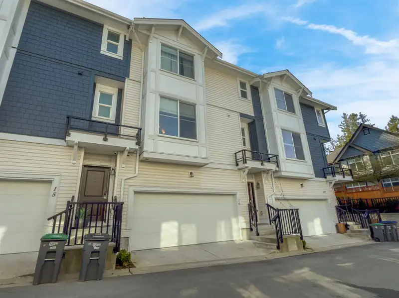 16 14355 62 AVENUE - photo 2 of 21
