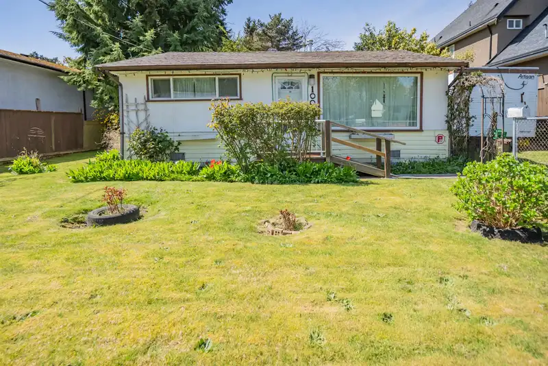 10079 143 STREET - photo 1 of 33