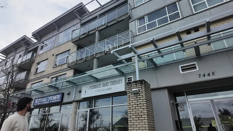 414 7445 120 STREET - photo 3 of 6