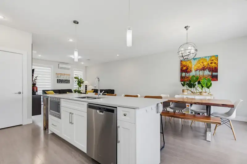 53 19501 74 AVENUE - photo 4 of 39