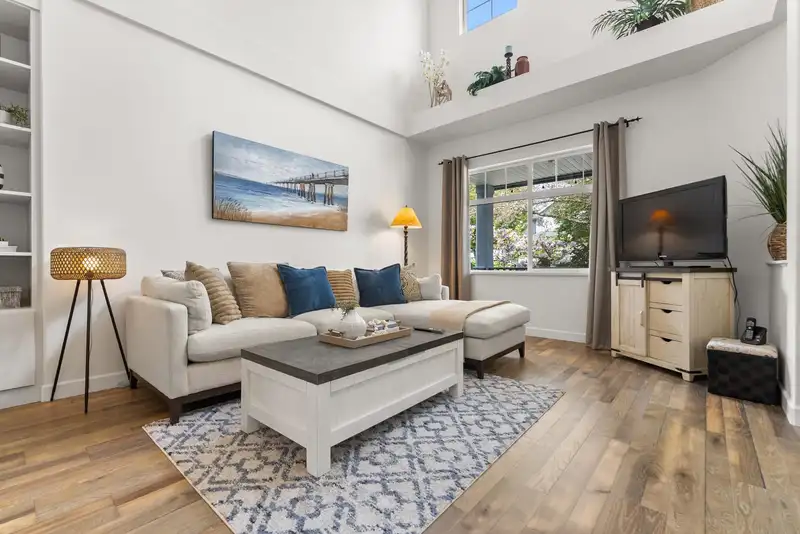 14926 59 AVENUE - photo 1 of 40