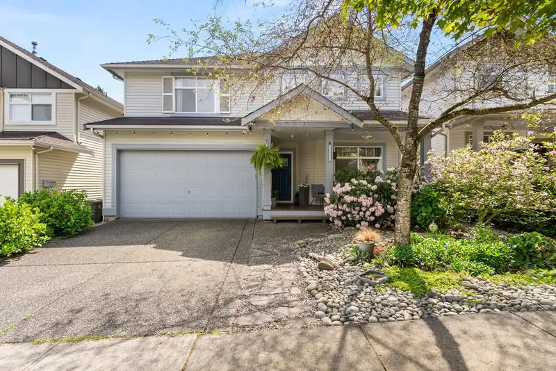 14926 59 AVENUE - photo 2 of 40