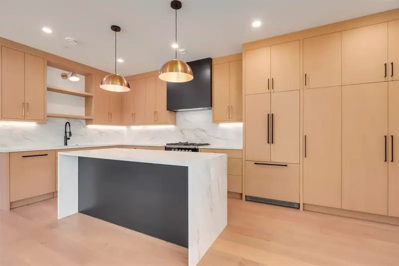 2698 E 5TH AVENUE - photo 3 of 11