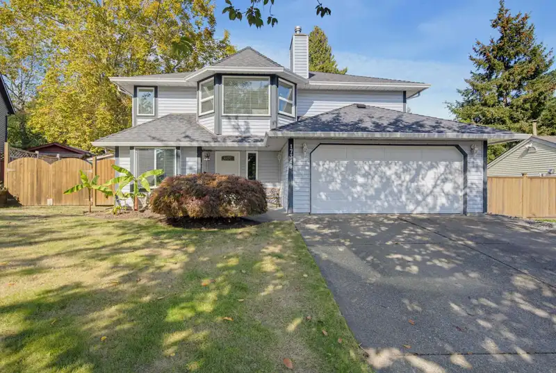 17349 60A AVENUE - photo 3 of 40