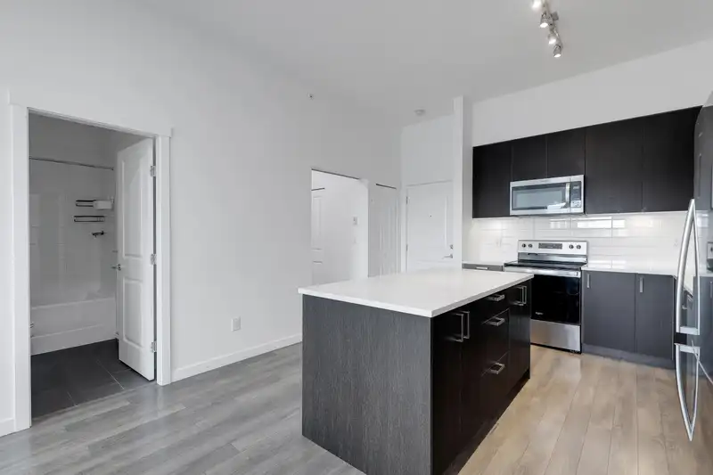 408 13628 81A AVENUE - photo 4 of 29
