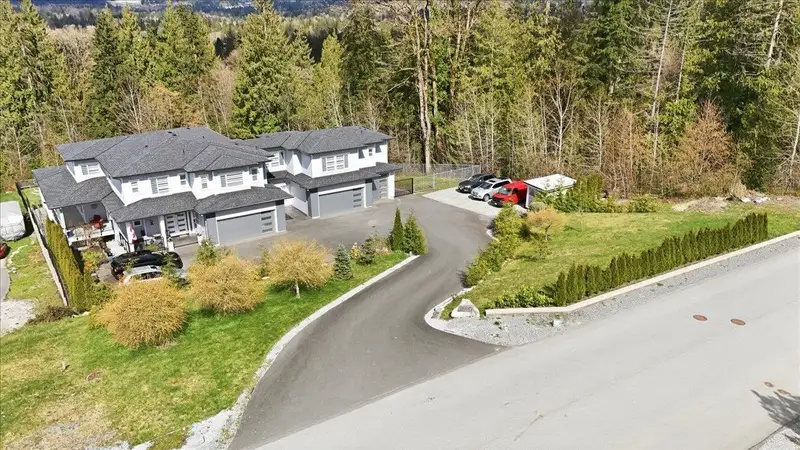 25507 BOSONWORTH AVENUE - photo 1 of 25