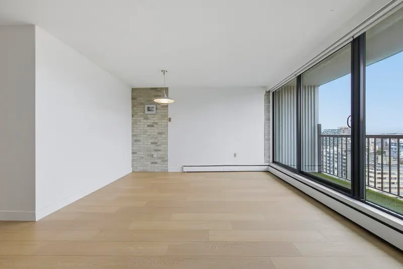 2103 1330 HARWOOD STREET - photo 2 of 18