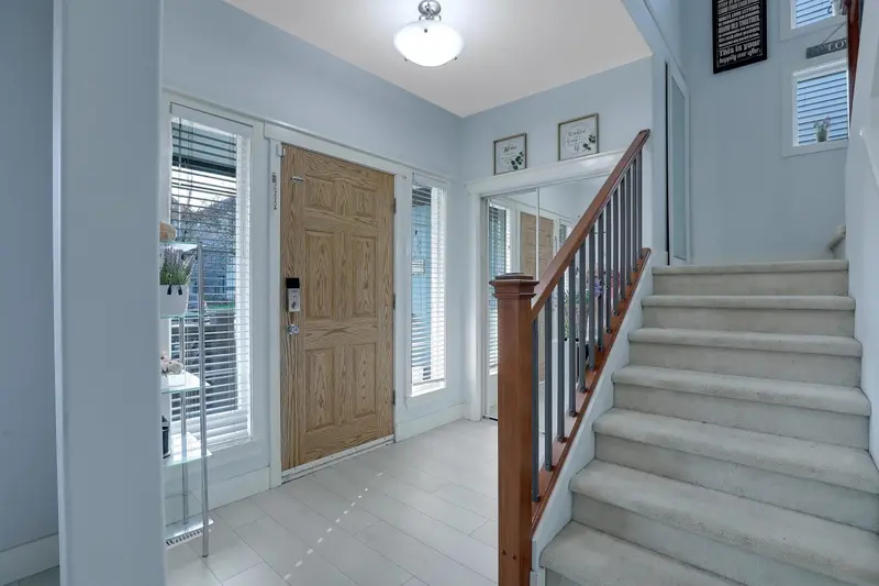 16515 60 AVENUE - photo 2 of 25