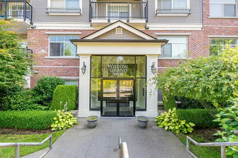 101 19530 65 AVENUE - photo 1 of 24