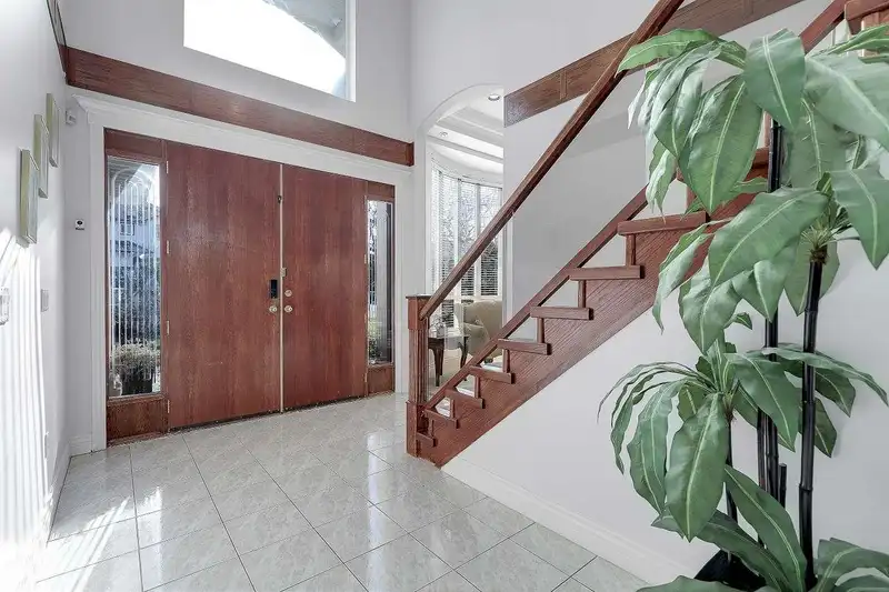 13761 59A AVENUE - photo 2 of 24