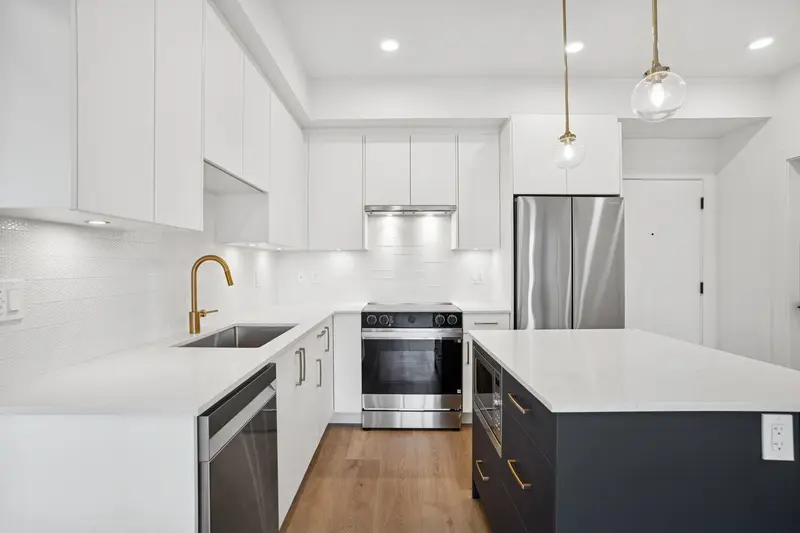 414 20286 72B AVENUE - photo 1 of 18