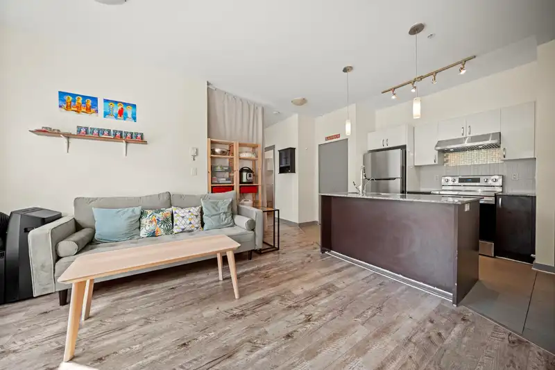 321 13728 108 AVENUE - photo 3 of 15
