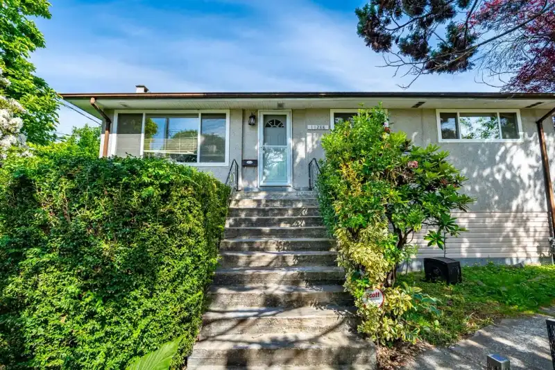 11288 135 STREET - photo 1 of 25