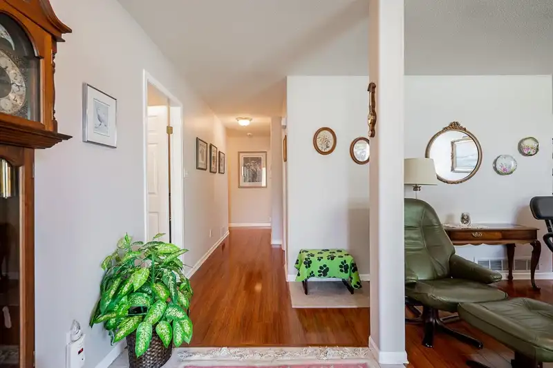 16388 108 AVENUE - photo 4 of 35
