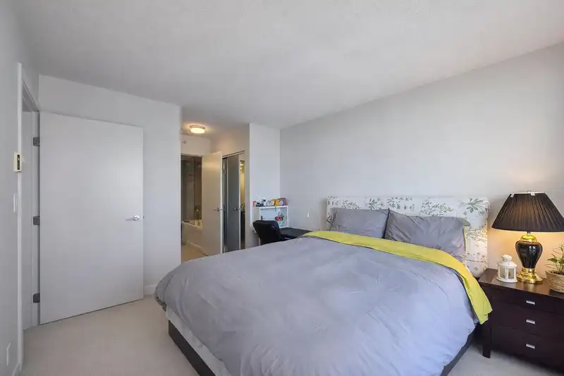 1508 13325 102A AVENUE - photo 3 of 32