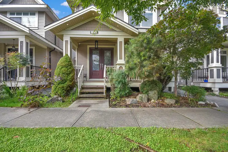 7371 194A STREET - photo 2 of 39