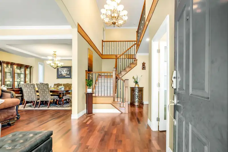 16055 111A AVENUE - photo 4 of 40