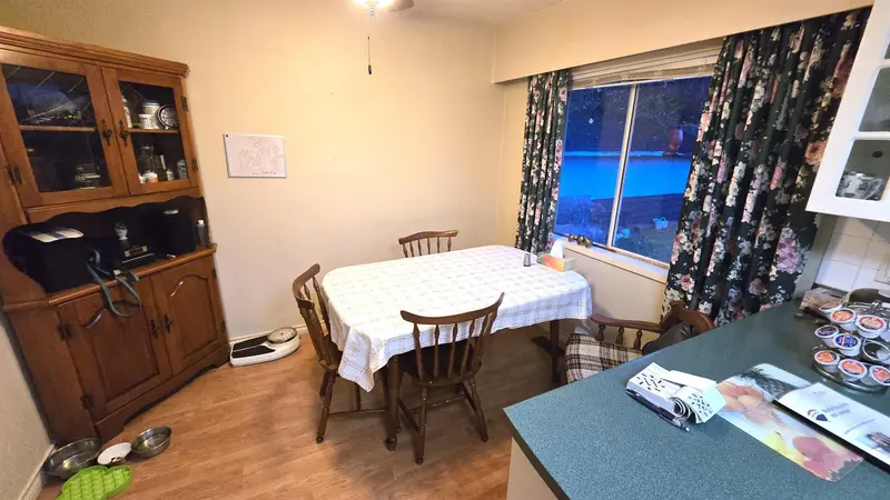 8051 JONES ROAD - photo 4 of 21