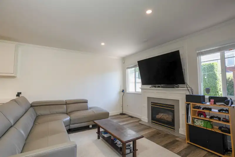 13 12038 62 AVENUE - photo 4 of 27