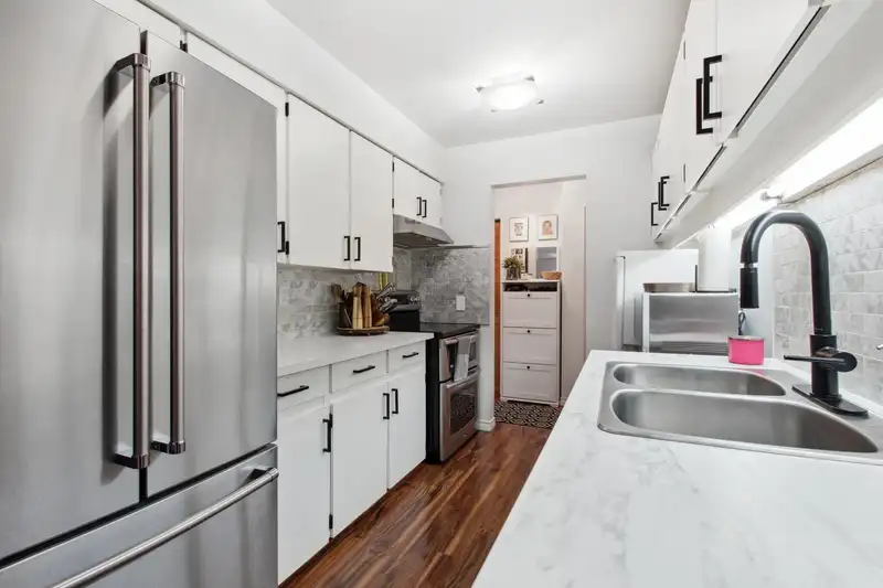 31 14105 104 AVENUE - photo 1 of 23