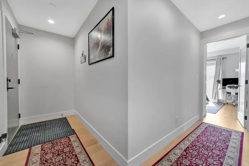 411 22226 BROWN AVENUE - photo 4 of 25