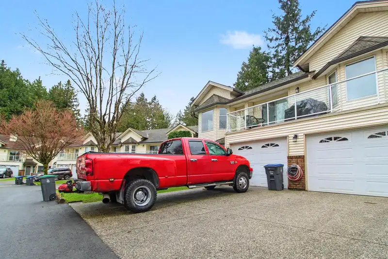 118 6841 138 STREET - photo 3 of 25