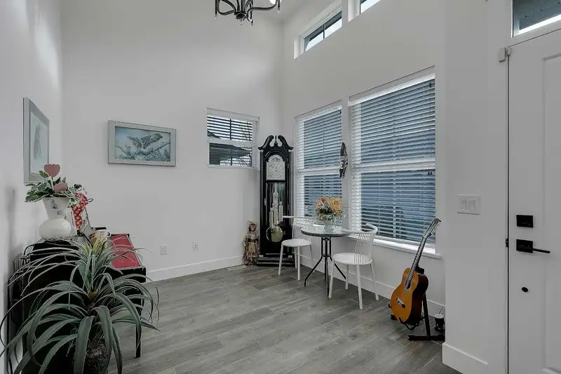27 5528 148 STREET - photo 3 of 36