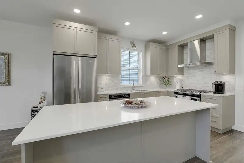 27 5528 148 STREET - photo 4 of 36