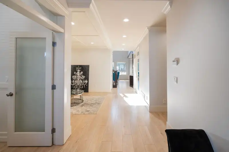 18906 54A AVENUE - photo 4 of 39