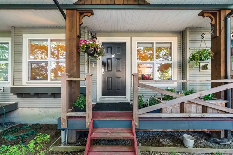 14 8737 161 STREET - photo 4 of 25