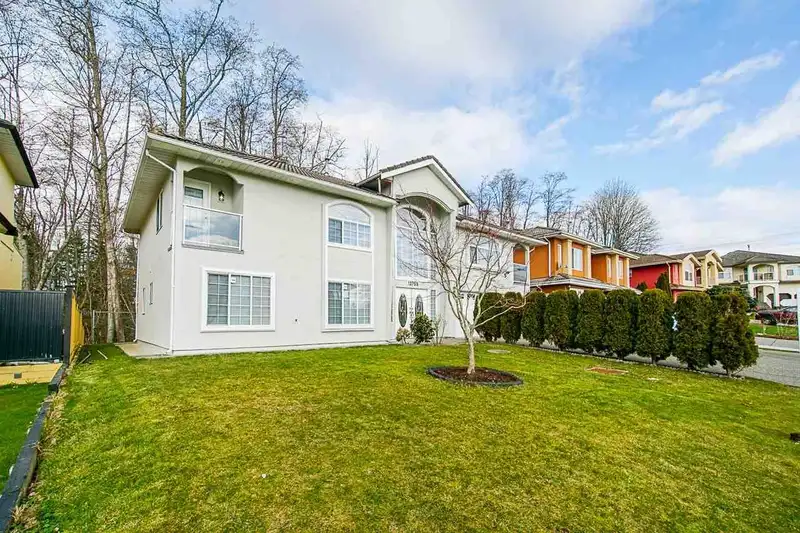 13755 93A AVENUE - photo 1 of 40