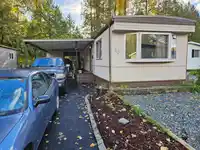 60 8220 KING GEORGE BOULEVARD - thumbnail 3
