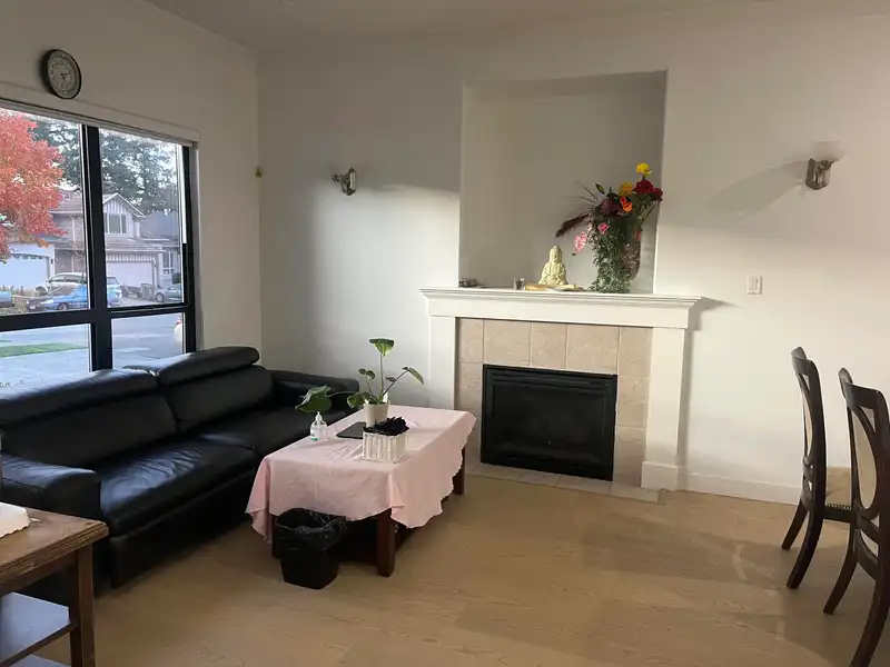 7622 147A STREET - photo 4 of 39