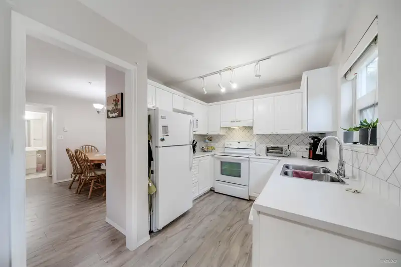 118 8142 120A STREET - photo 2 of 8