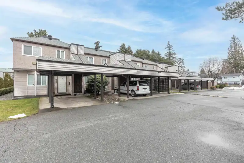 4 7551 140 STREET - photo 1 of 18