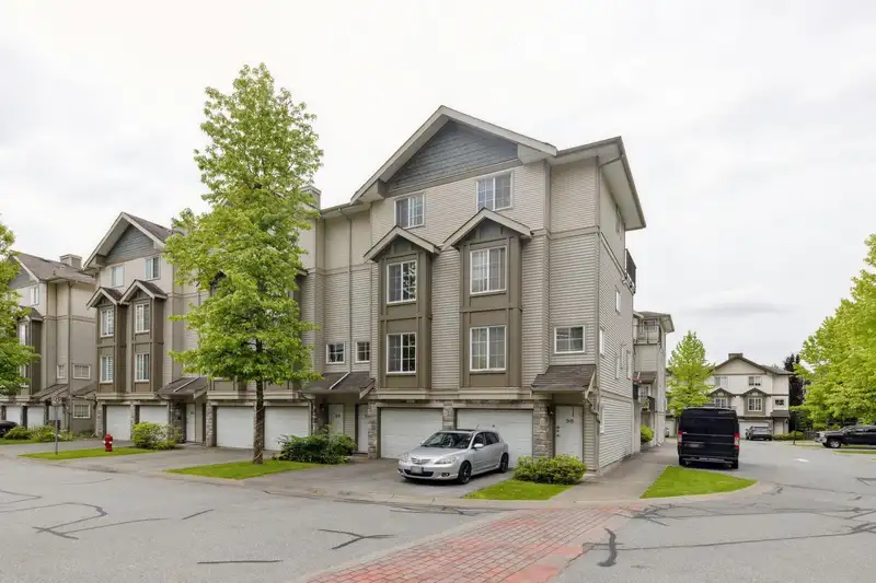39 14855 100 AVENUE - photo 1 of 39