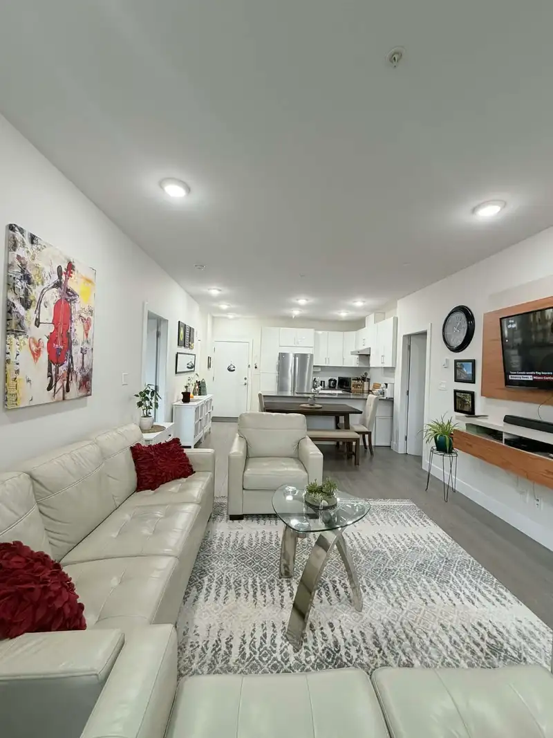 407 15351 101 AVENUE - photo 3 of 40