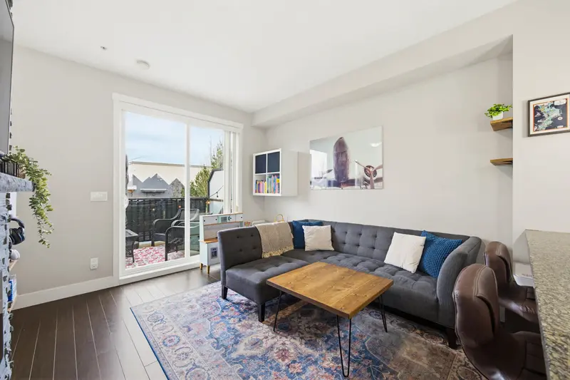 11 8250 209B STREET - photo 3 of 25