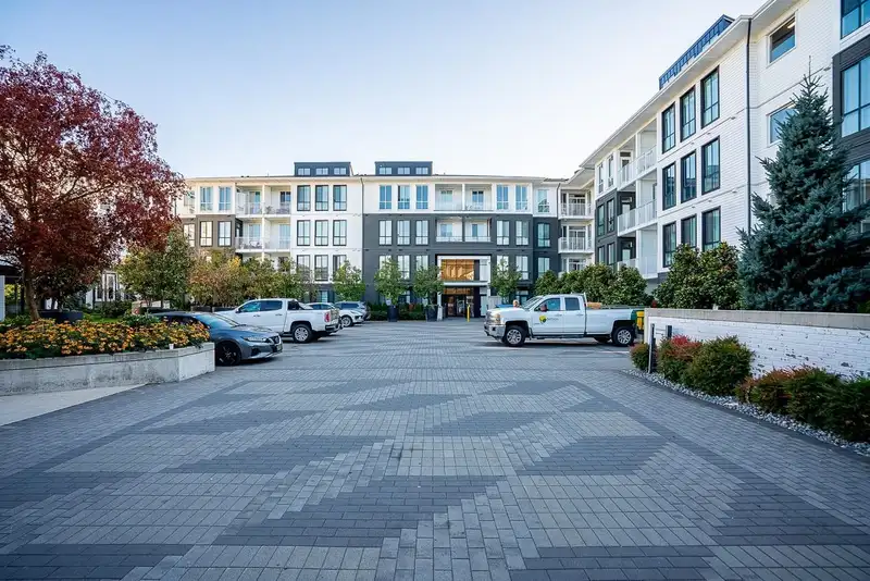 130 14968 101A AVENUE - photo 3 of 35