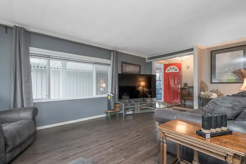 25 13650 80 AVENUE - photo 3 of 40