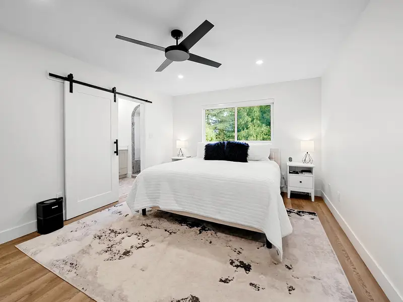 15641 107 AVENUE - photo 3 of 25